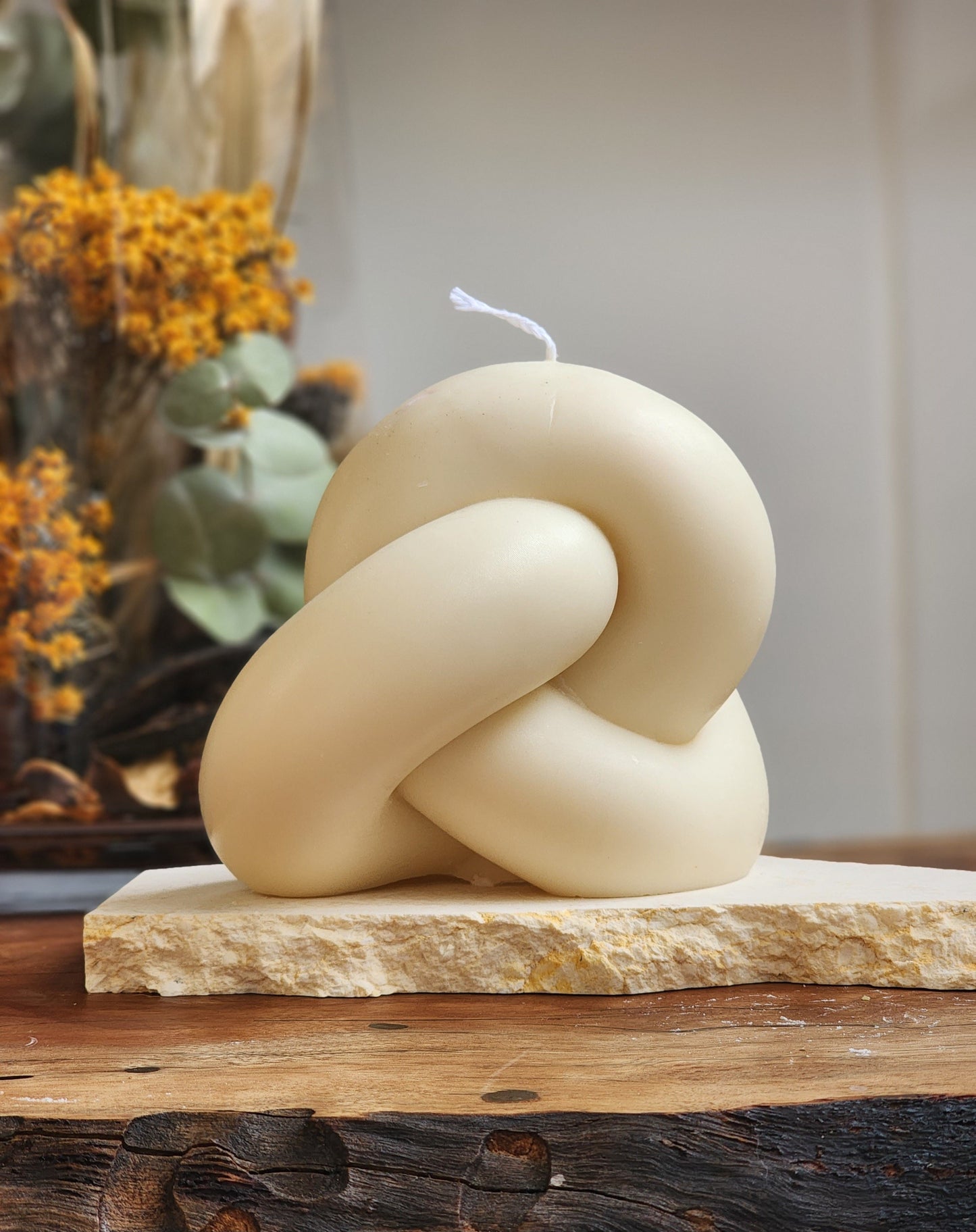 Infinite Knot Pillar